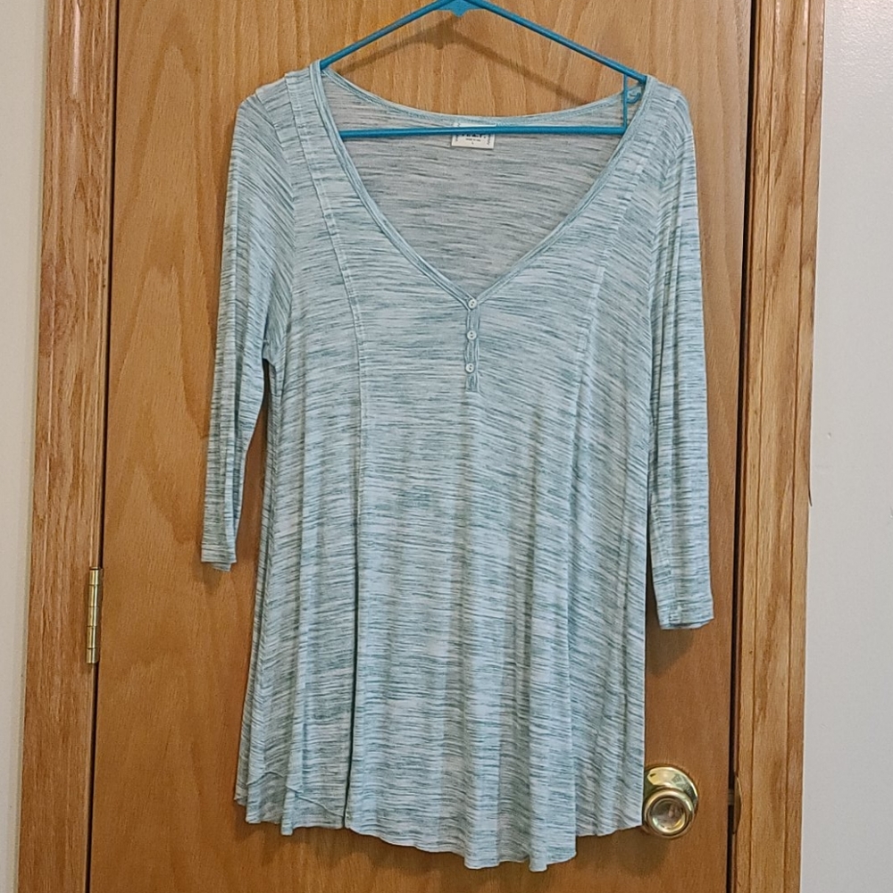Elbow sleeve tee